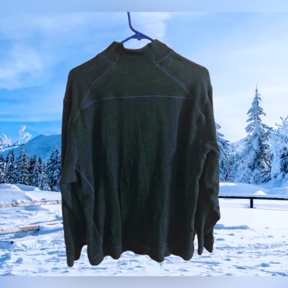 Kirkland Signature Zip Up XL Sweater - Cozy & Unique with Snagged Style! - Picture 2 of 5